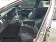 ✅ 2022 Genesis G70 3.3T • VIN: KMTG54TE5NU101387 • Lot: 68297425. Wystawiony na Copart z przebiegiem 109 770 mil. Bezpłatny archiwum sprzedaży aukcyjnych z USA i szczegółowy raport historii pojazdu na DreamBid. Zdjęcie 7.