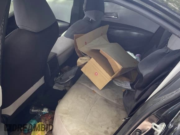 ✅ 2018 Nissan Maxima SV • VIN: 1N4AA6AP1JC409517 • Lot: 42305363. Listed on IAAI with 109,534 mi. Free auction sales archive from the USA and detailed vehicle history report at DreamBid. Image 8.