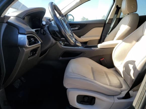 ✅ 2018 Jaguar F-Pace 20d Prestige • VIN: SADCK2FN9JA263237 • Lot: 84230135. Listed on Copart with 128,020 mi. Free auction sales archive from the USA and detailed vehicle history report at DreamBid. Image 7.