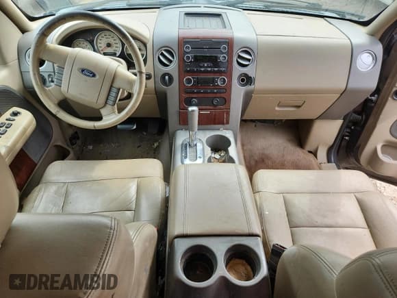 ✅ 2008 Ford F-150 XLT • VIN: 1FTPW14V88FC33870 • Lot: 70593855. Wystawiony na Copart z przebiegiem 182 697 mil. Bezpłatny archiwum sprzedaży aukcyjnych z USA i szczegółowy raport historii pojazdu na DreamBid. Zdjęcie 8.