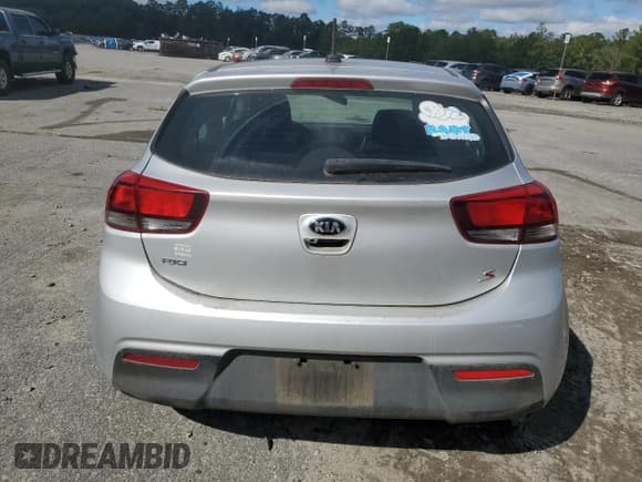 ✅ 2021 Kia Rio S • VIN: 3KPA25AD9ME379199 • Lot: 82406635. Wystawiony na Copart z przebiegiem 71 269 mil. Bezpłatny archiwum sprzedaży aukcyjnych z USA i szczegółowy raport historii pojazdu na DreamBid. Zdjęcie 6.