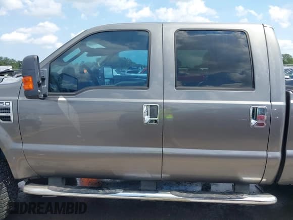 ✅ 2009 Ford F-250 XL • VIN: 1FTSW21519EB01299 • Lot: 42491327. Wystawiony na IAAI z przebiegiem 235 705 mil. Bezpłatny archiwum sprzedaży aukcyjnych z USA i szczegółowy raport historii pojazdu na DreamBid. Zdjęcie 14.