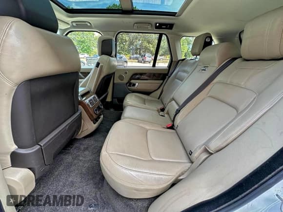 ✅ 2019 Land Rover Range Rover HSE • VIN: SALGS2SV9KA518093 • Lot: 96938135. Wystawiony na Copart z przebiegiem 122 989 mil. Bezpłatny archiwum sprzedaży aukcyjnych z USA i szczegółowy raport historii pojazdu na DreamBid. Zdjęcie 14.