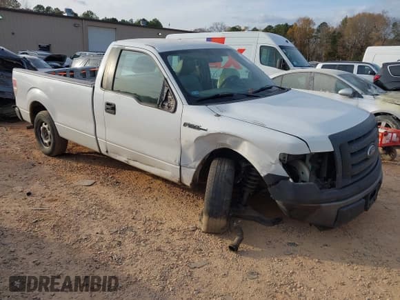 ✅ 2010 Ford F-150 XL • VIN: 1FTMF1CW5AKA16416 • Lot: 43744207. Listed on IAAI with 268,467 mi. Free auction sales archive from the USA and detailed vehicle history report at DreamBid. Image 1.