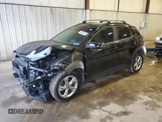 ✅ 2022 Hyundai Kona SEL • VIN: KM8K3CABXNU843992 • Лот: 86698325. Опубликован ранее на Copart с пробегом 35 398 миль. Бесплатный доступ к архиву аукционных продаж из США и подробный отчёт об истории автомобиля на DreamBid. Изображение 1.