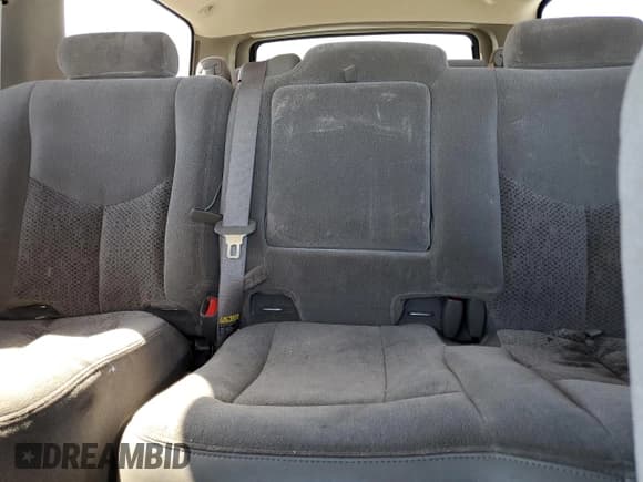 ✅ 2003 Chevrolet Suburban LS • VIN: 3GNEC16TX3G215395 • Лот: 60928915. Опубликован ранее на Copart с пробегом 99 048 миль. Бесплатный доступ к архиву аукционных продаж из США и подробный отчёт об истории автомобиля на DreamBid. Изображение 10.