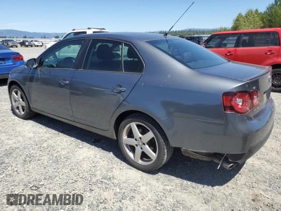 ✅ 2010 Volkswagen Jetta Limited Edition • VIN: 3VWAZ7AJ5AM099663 • Lot: 58526265. Listed on Copart with 121,827 mi. Free auction sales archive from the USA and detailed vehicle history report at DreamBid. Image 2.