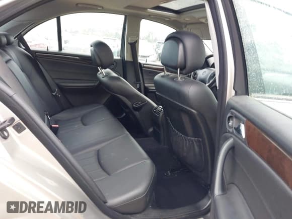 ✅ 2007 Mercedes-Benz C 280 Luxury • VIN: WDBRF92H27F921073 • Lot: 43285297. Wystawiony na IAAI z przebiegiem 77 116 mil. Bezpłatny archiwum sprzedaży aukcyjnych z USA i szczegółowy raport historii pojazdu na DreamBid. Zdjęcie 8.