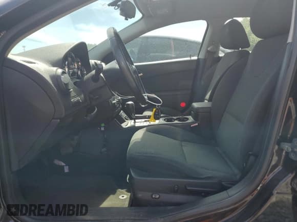 ✅ 2010 Pontiac G6 1SD • VIN: 1G2ZA5E04A4147124 • Lot: 68618555. Wystawiony na Copart z przebiegiem 73 703 mil. Bezpłatny archiwum sprzedaży aukcyjnych z USA i szczegółowy raport historii pojazdu na DreamBid. Zdjęcie 7.