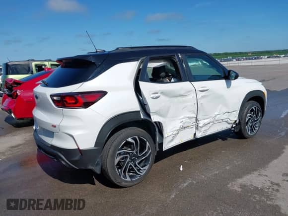 2025 Chevrolet TrailBlazer RS с VIN KL79MUSL3SB005207, выставлен на аукционе IAAI как лот 42678474 с пробегом 3 059 миль миль и . История ставок и продаж доступна на DreamBid. Изображение 4.