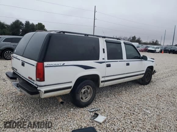✅ 1996 GMC Suburban • VIN: 1GDEC16R1TJ741423 • Lot: 83225074. Wystawiony na Copart z przebiegiem 488 815 mil. Bezpłatny archiwum sprzedaży aukcyjnych z USA i szczegółowy raport historii pojazdu na DreamBid. Zdjęcie 3.