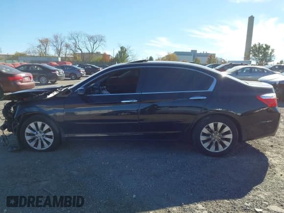 ✅ 2015 Honda Accord EX-L • VIN: 1HGCR3F87FA020994 • Lot: 43587160. Wystawiony na IAAI z przebiegiem Nie podano. Bezpłatny archiwum sprzedaży aukcyjnych z USA i szczegółowy raport historii pojazdu na DreamBid. Zdjęcie 14.