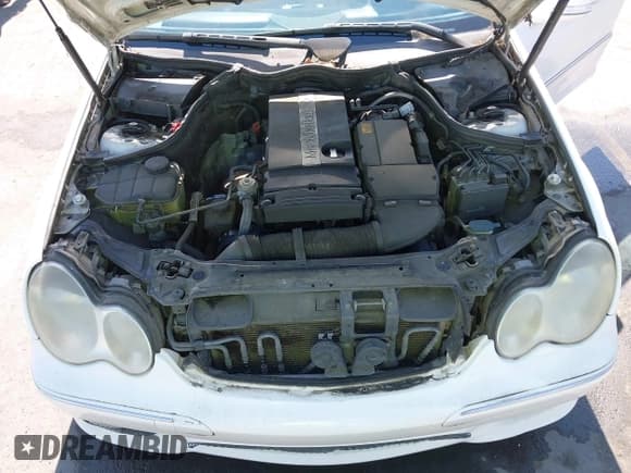 ✅ 2005 Mercedes-Benz C 230 Kompressor • VIN: WDBRF40J15F663425 • Lot: 43230038. Wystawiony na IAAI z przebiegiem 285 592 mil. Bezpłatny archiwum sprzedaży aukcyjnych z USA i szczegółowy raport historii pojazdu na DreamBid. Zdjęcie 10.