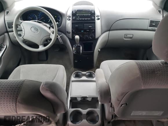 ✅ 2006 Toyota Sienna LE • VIN: 5TDZA23C16S443740 • Lot: 89723435. Listed on Copart with 142,607 mi. Free auction sales archive from the USA and detailed vehicle history report at DreamBid. Image 8.