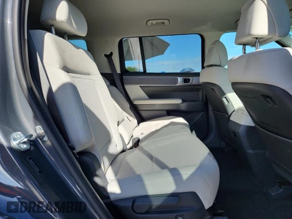 ✅ 2025 Hyundai Santa Fe SE • VIN: 5NMP14GL3SH110093 • Lot: 62603005. Listed on Copart with 6,931 mi. Free auction sales archive from the USA and detailed vehicle history report at DreamBid. Image 11.