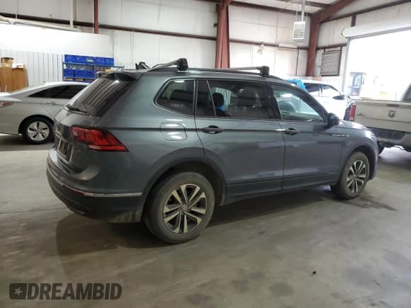 ✅ 2022 Volkswagen Tiguan S • VIN: 3VV0B7AX2NM082513 • Lot: 47457475. Wystawiony na Copart z przebiegiem 60 289 mil. Bezpłatny archiwum sprzedaży aukcyjnych z USA i szczegółowy raport historii pojazdu na DreamBid. Zdjęcie 3.