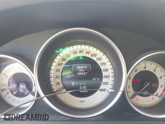 ✅ 2014 Mercedes-Benz C 250 Sport • VIN: WDDGF4HB1EA893149 • Lot: 41865343. Wystawiony na IAAI z przebiegiem 188 557 mil. Bezpłatny archiwum sprzedaży aukcyjnych z USA i szczegółowy raport historii pojazdu na DreamBid. Zdjęcie 7.