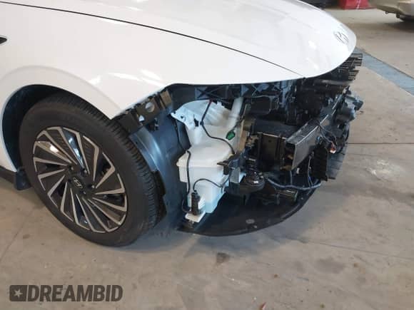 2024 Hyundai Sonata SEL z VIN KMHL34JJ5RA085911, wystawiony jako IAAI lot #41017842 z przebiegiem 2 046 mil mil oraz . Historia ofert i sprzedaży dostępna na DreamBid. Obrazek 21.