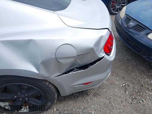 ✅ 2017 Ford Mustang V6 • VIN: 1FA6P8AM2H5236742 • Lot: 41816173. Listed on IAAI with 104,337 mi. Free auction sales archive from the USA and detailed vehicle history report at DreamBid. Image 20.