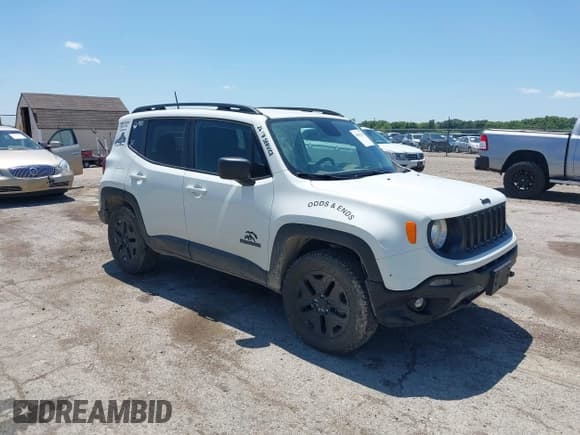 ✅ 2018 Jeep Renegade Sport • VIN: ZACCJBAB5JPH67828 • Lot: 42551012. Wystawiony na IAAI z przebiegiem 102 503 mil. Bezpłatny archiwum sprzedaży aukcyjnych z USA i szczegółowy raport historii pojazdu na DreamBid. Zdjęcie 1.