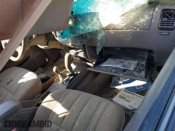 ✅ 1999 Toyota Tacoma • VIN: 4TAWM72N6XZ476173 • Лот: 51995965. Опубликован ранее на Copart с пробегом Не указан. Бесплатный доступ к архиву аукционных продаж из США и подробный отчёт об истории автомобиля на DreamBid. Изображение 8.