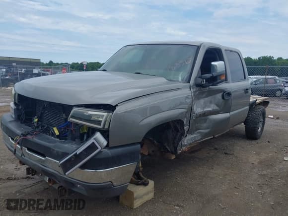 ✅ 2006 Chevrolet Silverado 2500HD LT3 • VIN: 1GCHK23D36F183567 • Лот: 42841319. Опубликован ранее на IAAI с пробегом 184 029 миль. Бесплатный доступ к архиву аукционных продаж из США и подробный отчёт об истории автомобиля на DreamBid. Изображение 2.