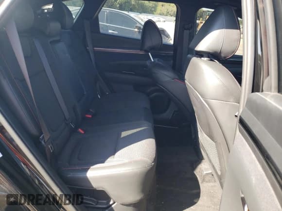 ✅ 2024 Hyundai Tucson N Line • VIN: KM8JFCD1XRU164252 • Lot: 70608304. Wystawiony na Copart z przebiegiem 15 302 mil. Bezpłatny archiwum sprzedaży aukcyjnych z USA i szczegółowy raport historii pojazdu na DreamBid. Zdjęcie 11.