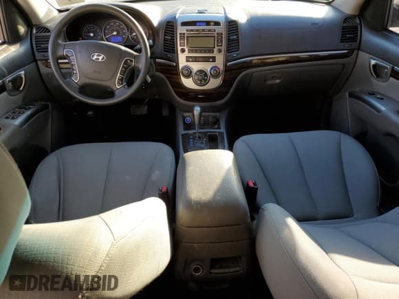 ✅ 2010 Hyundai Santa Fe GLS • VIN: 5NMSGDAB4AH346114 • Lot: 70397474. Listed on Copart with 177,510 mi. Free auction sales archive from the USA and detailed vehicle history report at DreamBid. Image 8.