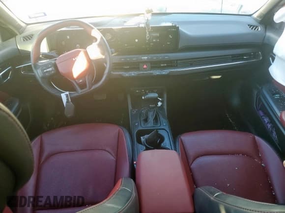 ✅ 2025 Kia K4 GT-Line • VIN: 3KPFW4DE4SE093976 • Lot: 90430785. Listed on Copart with 6,991 mi. Free auction sales archive from the USA and detailed vehicle history report at DreamBid. Image 8.