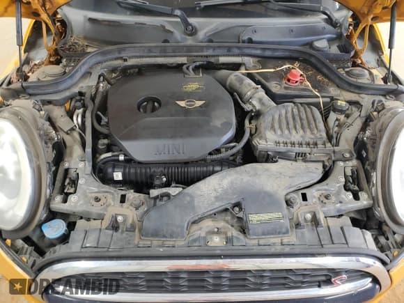 ✅ 2015 MINI Hardtop 4 Door S • VIN: WMWXU3C57F2B55735 • Lot: 59919045. Listed on Copart with 114,241 mi. Free auction sales archive from the USA and detailed vehicle history report at DreamBid. Image 11.