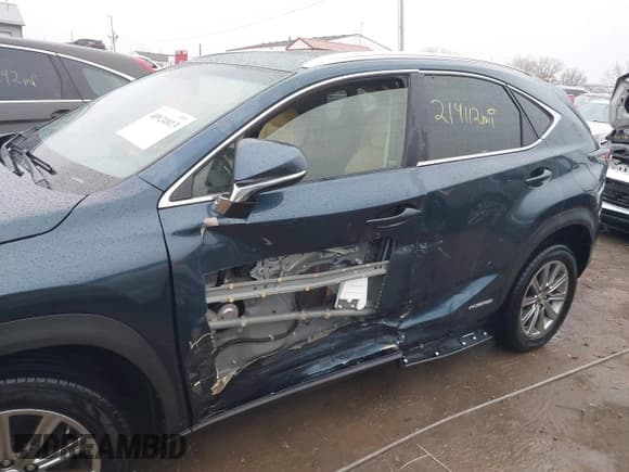 ✅ 2015 Lexus NX 300h • VIN: JTJBJRBZ2F2015051 • Lot: 40924813. Listed on IAAI with 214,112 mi. Free auction sales archive from the USA and detailed vehicle history report at DreamBid. Image 6.