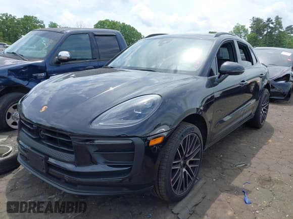 ✅ 2022 Porsche Macan • VIN: WP1AA2A52NLB09801 • Lot: 42168524. Wystawiony na IAAI z przebiegiem Nie podano. Bezpłatny archiwum sprzedaży aukcyjnych z USA i szczegółowy raport historii pojazdu na DreamBid. Zdjęcie 17.