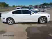 2014 Dodge Charger SE z VIN 2C3CDXBGXEH192877, wystawiony jako IAAI lot #43593648 z przebiegiem 232 537 mil mil oraz . Historia ofert i sprzedaży dostępna na DreamBid. Obrazek 13.