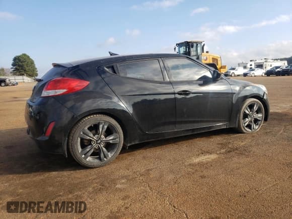 ✅ 2017 Hyundai Veloster • VIN: KMHTC6AD6HU322196 • Lot: 78419524. Wystawiony na Copart z przebiegiem 114 752 mil. Bezpłatny archiwum sprzedaży aukcyjnych z USA i szczegółowy raport historii pojazdu na DreamBid. Zdjęcie 3.