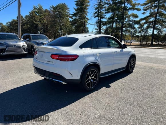 ✅ 2016 Mercedes-Benz GLE 450 AMG • VIN: 4JGED6EB6GA033334 • Lot: 85013075. Wystawiony na Copart z przebiegiem 126 148 mil. Bezpłatny archiwum sprzedaży aukcyjnych z USA i szczegółowy raport historii pojazdu na DreamBid. Zdjęcie 4.