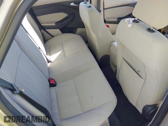 ✅ 2018 Ford Focus SE • VIN: 1FADP3F27JL202508 • Lot: 43385018. Listed on IAAI with 42,121 mi. Free auction sales archive from the USA and detailed vehicle history report at DreamBid. Image 8.