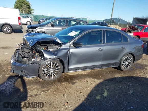 ✅ 2016 Volkswagen Jetta Sport • VIN: 3VWD17AJ0GM226364 • Lot: 43689381. Listed on IAAI with 98,652 mi. Free auction sales archive from the USA and detailed vehicle history report at DreamBid. Image 14.