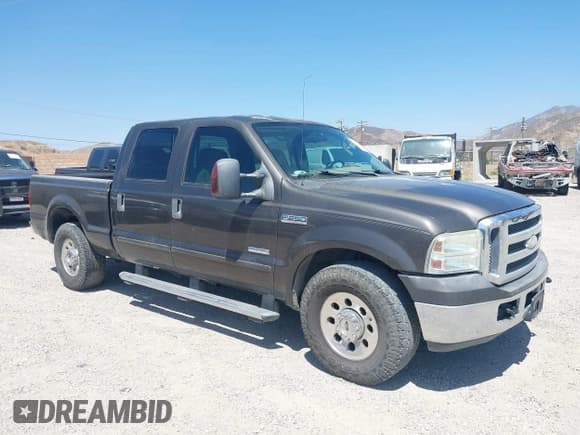 ✅ 2006 Ford F-250 XL • VIN: 1FTSW20PX6ED14833 • Лот: 42592013. Опубликован ранее на IAAI с пробегом 155 171 миль. Бесплатный доступ к архиву аукционных продаж из США и подробный отчёт об истории автомобиля на DreamBid. Изображение 1.