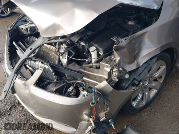 ✅ 2010 Buick LaCrosse CXL • VIN: 1G4GC5EG1AF238264 • Lot: 43648248. Wystawiony na IAAI z przebiegiem 181 539 mil. Bezpłatny archiwum sprzedaży aukcyjnych z USA i szczegółowy raport historii pojazdu na DreamBid. Zdjęcie 17.