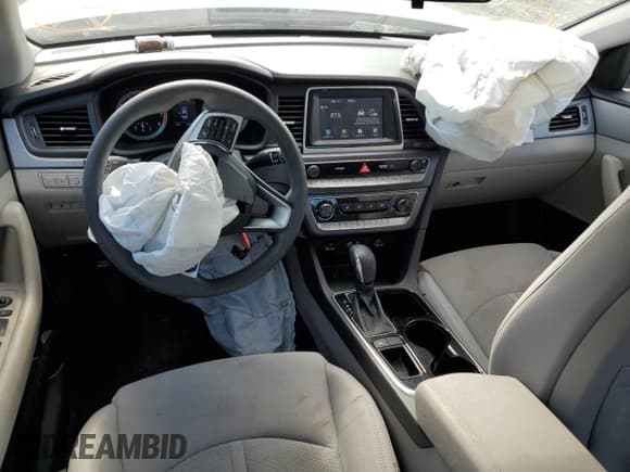 ✅ 2019 Hyundai Sonata SE • VIN: 5NPE24AF0KH807506 • Lot: 51565293. Listed on Copart with 26,476 mi. Free auction sales archive from the USA and detailed vehicle history report at DreamBid. Image 8.