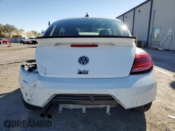 ✅ 2016 Volkswagen Beetle Dune • VIN: 3VWS17AT7GM631274 • Lot: 89687555. Wystawiony na Copart z przebiegiem 56 735 mil. Bezpłatny archiwum sprzedaży aukcyjnych z USA i szczegółowy raport historii pojazdu na DreamBid. Zdjęcie 6.