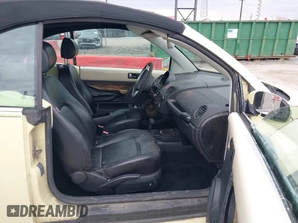 ✅ 2006 Volkswagen Beetle • VIN: 3VWRG31Y76M323800 • Lot: 41898148. Wystawiony na IAAI z przebiegiem 181 236 mil. Bezpłatny archiwum sprzedaży aukcyjnych z USA i szczegółowy raport historii pojazdu na DreamBid. Zdjęcie 5.