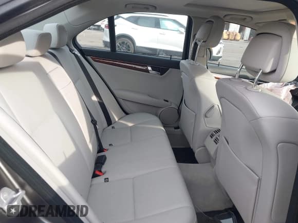 ✅ 2009 Mercedes-Benz C 300 Sport • VIN: WDDGF81X69R068728 • Lot: 43626826. Listed on IAAI with 80,718 mi. Free auction sales archive from the USA and detailed vehicle history report at DreamBid. Image 8.