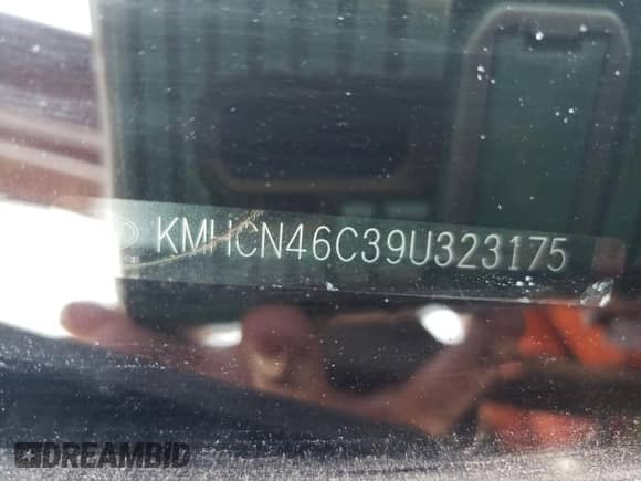 2009 Hyundai Accent Auto GLS z VIN KMHCN46C39U323175, wystawiony jako Copart lot #71560944 z przebiegiem 102 264 mil mil oraz Czysty tytuł • Clean title. Historia ofert i sprzedaży dostępna na DreamBid. Obrazek 12.