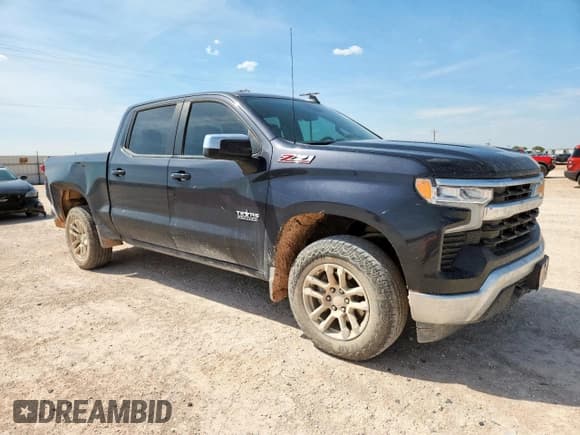 ✅ 2024 Chevrolet Silverado 1500 LT • VIN: 1GCUDDED9RZ140470 • Lot: 71728815. Listed on Copart with 39,539 mi. Free auction sales archive from the USA and detailed vehicle history report at DreamBid. Image 4.