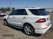 ✅ 2013 Mercedes-Benz M 550 • VIN: 4JGDA7DB8DA198390 • Lot: 62422525. Wystawiony na Copart z przebiegiem 121 954 mil. Bezpłatny archiwum sprzedaży aukcyjnych z USA i szczegółowy raport historii pojazdu na DreamBid. Zdjęcie 2.