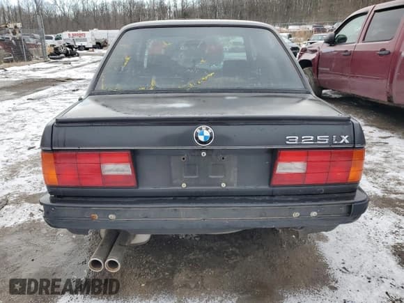 ✅ 1989 BMW 3 Series • VIN: WBAAE0302KED52374 • Lot: 88331485. Listed on Copart with Not provided. Free auction sales archive from the USA and detailed vehicle history report at DreamBid. Image 6.