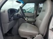 ✅ 2000 Ford Econoline Passenger XL • VIN: 1FBSS31L1YHB80264 • Лот: 74762814. Опубликован ранее на Copart с пробегом 61 702 миль. Бесплатный доступ к архиву аукционных продаж из США и подробный отчёт об истории автомобиля на DreamBid. Изображение 7.