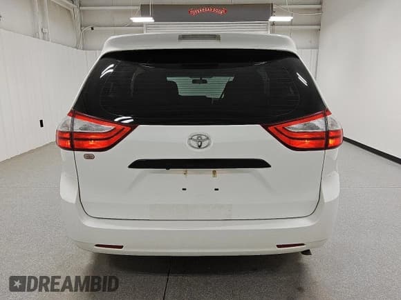 ✅ 2015 Toyota Sienna L • VIN: 5TDZK3DC9FS666724 • Lot: 91258755. Listed on Copart with 37,304 mi. Free auction sales archive from the USA and detailed vehicle history report at DreamBid. Image 6.