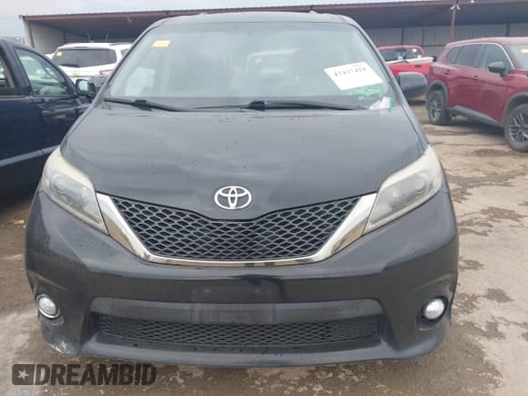 ✅ 2017 Toyota Sienna SE • VIN: 5TDXZ3DC5HS780533 • Lot: 43437418. Wystawiony na IAAI z przebiegiem 143 451 mil. Bezpłatny archiwum sprzedaży aukcyjnych z USA i szczegółowy raport historii pojazdu na DreamBid. Zdjęcie 13.